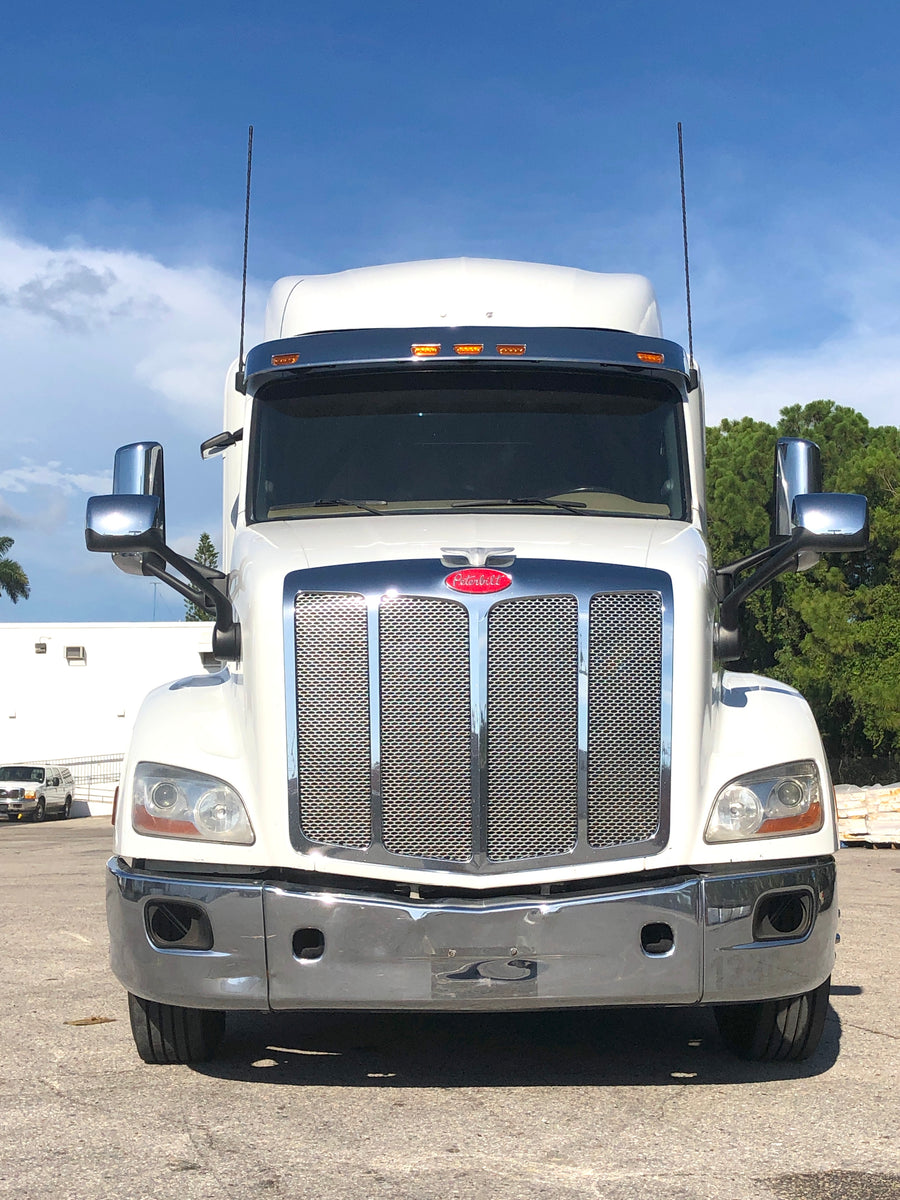 2017 Peterbilt 579 13 Speed,CUMMINS, Leather, APU, Inverter, 1