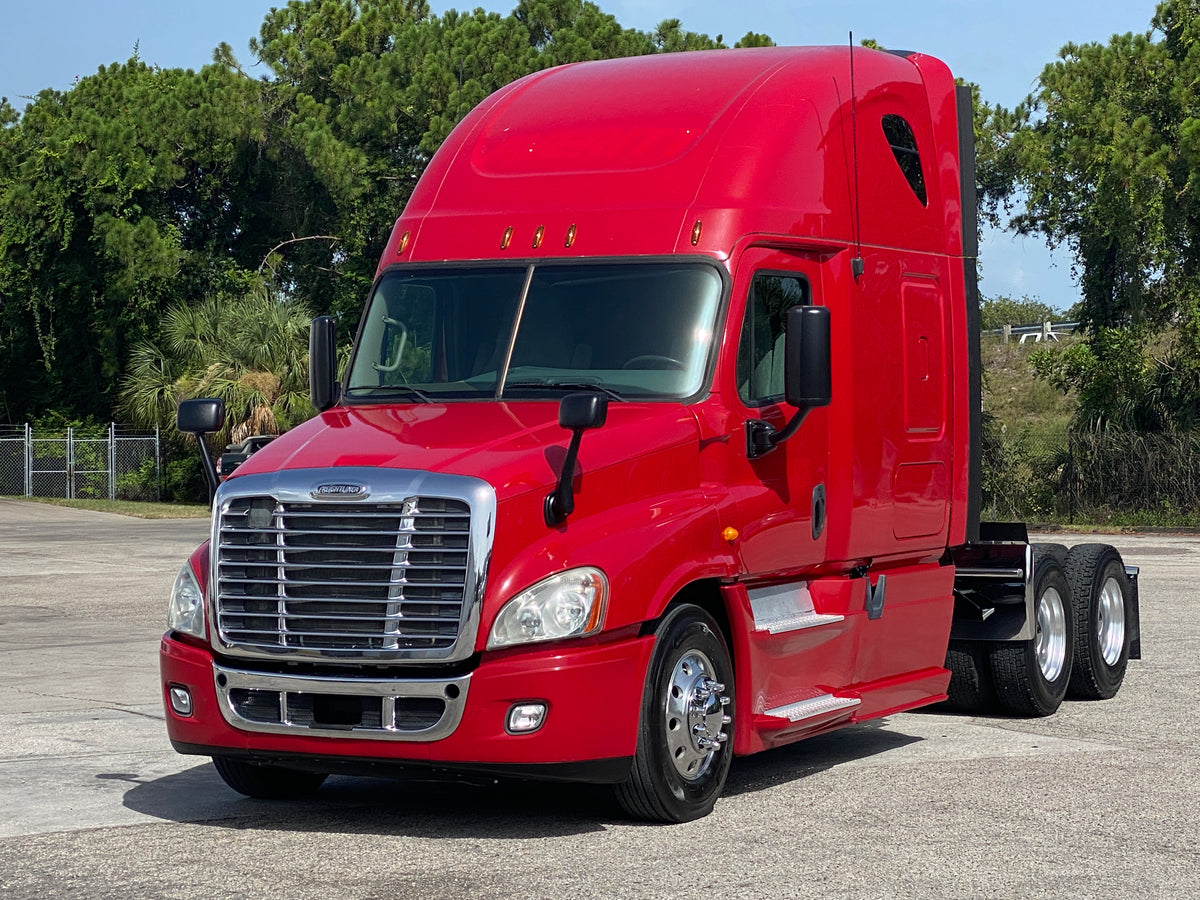 2013 Freightliner Cascadia 125, Cummins ISX, AUTO, APU, Inverter, 499k