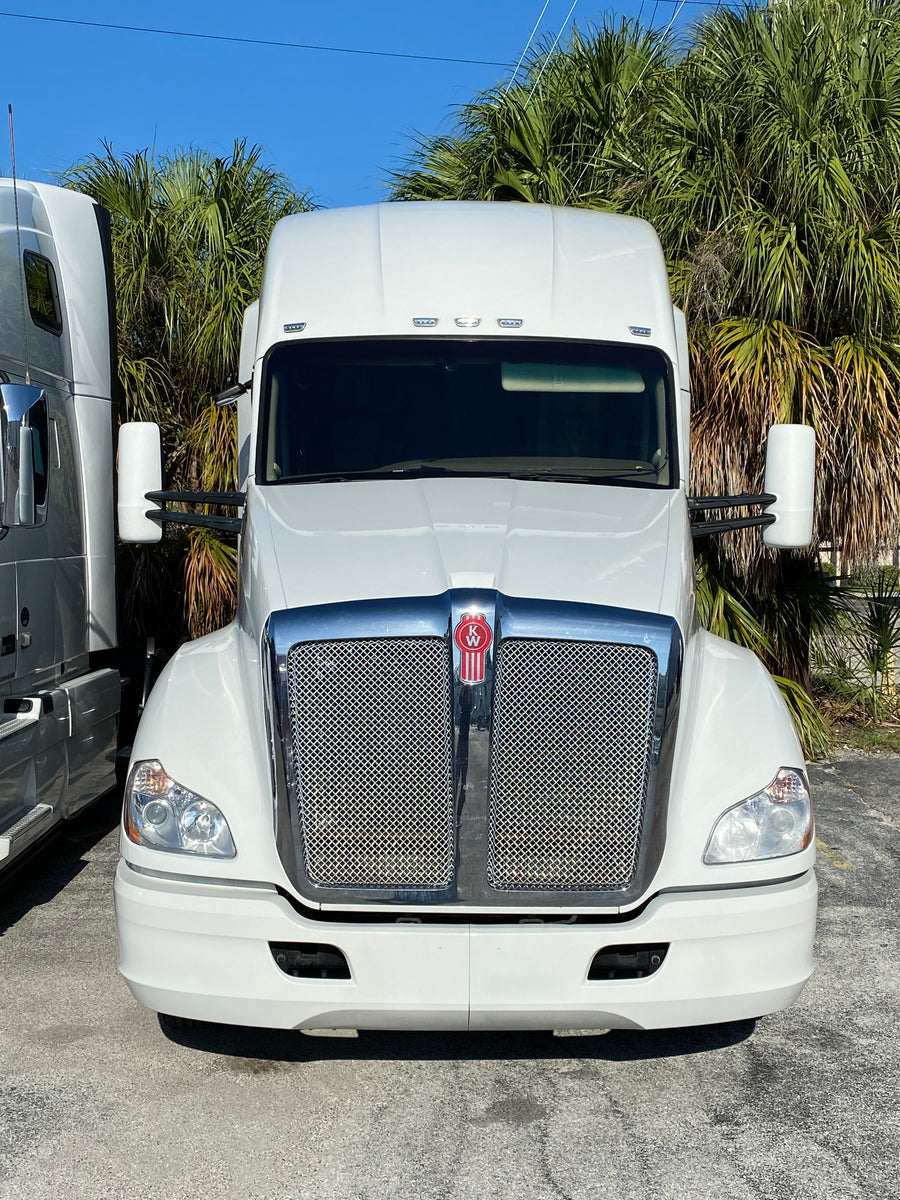 2015 Kenworth T680, Cummins ISX, 13 Speed, Fridge, Inverter, Camera, 3