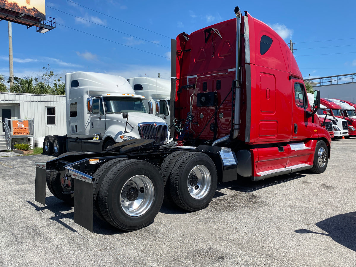 2012 Freightliner Cascadia 125, Cummins ISX, AUTO, APU, Inverter, 641k