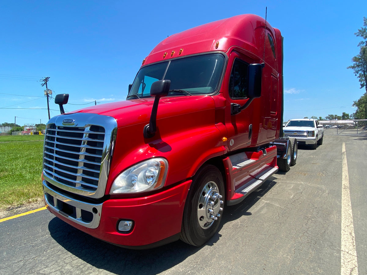 2013 Freightliner Cascadia 125, Cummins ISX, AUTO, APU, Inverter, 727k
