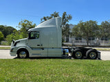 2014 VOLVO VNL630, D13, 425HP, AUTO, 561K MILES!