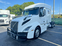 2020 Volvo VNL 740 D13, AUTO, 580k, APU, Double Bunk!
