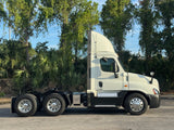 2015 Freightliner Cascadia 113 Evolution LOW MILES Day Cab