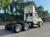 2015 Freightliner Cascadia 113 Evolution LOW MILES Day Cab