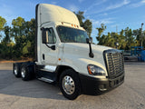 2015 Freightliner Cascadia 113 Evolution LOW MILES Day Cab