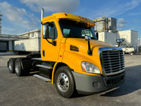 2014 Freightliner Cascadia Daycab AUTO, NEW Transmission, New brakes , New tires READY!