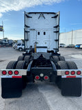 2016 Freightliner Cascadia Detroit DD15, 10 Speed,  New Tires, RUNS STRONG!