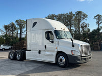 2016 Freightliner Cascadia Detroit DD15, 10 Speed,  New Tires, RUNS STRONG!