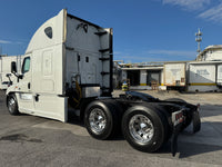 2016 Freightliner Cascadia Detroit DD15, 10 Speed,  New Tires, RUNS STRONG!