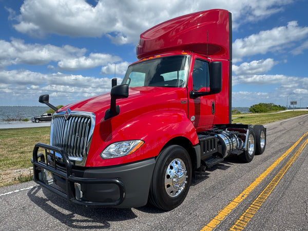 2020 International LT625 Day-cab Cummins X15, AUTO, ONLY 328K Miles