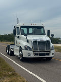 2019 Freightliner Cascadia Daycab MANUAL GREAT LOCAL TRUCK or Toy Hauler