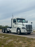 2019 Freightliner Cascadia Daycab MANUAL GREAT LOCAL TRUCK or Toy Hauler