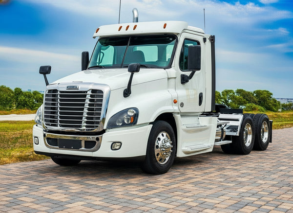 2019 Freightliner Cascadia Daycab MANUAL GREAT LOCAL TRUCK or Toy Hauler