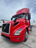 2021 Volvo VNR64T300 Day Cab Semi Truck D13 Engine I-Shift, ONLY 327k miles