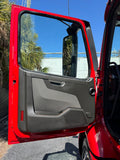 2021 Volvo VNR64T300 Day Cab Semi Truck D13 Engine I-Shift, ONLY 327k miles
