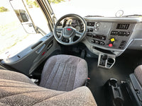 2017 Peterbilt 579 WARRANTY, Fedex Specs, NEW ENGINE!