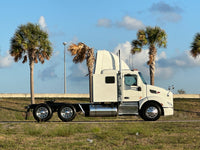 2017 Peterbilt 579 WARRANTY, Fedex Specs, NEW ENGINE!