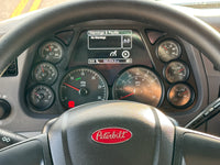 2017 Peterbilt 579 WARRANTY, Fedex Specs, NEW ENGINE!
