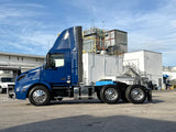 2021 Volvo VNR DayCab D13, I-Shift, One owner,  552k miles