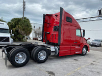 2013 Volvo VNL 670 CUMMINS ISX, AUTO, APU, INVERTER, 605K Miles