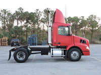 2005 Volvo VNM64T200 Day Cab
