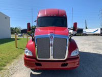 2015 Kenworth T680, 485 HP, AUTO, Big Sleeper, Fridge, Inverter 720k