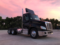 2012 Freightliner Cascadia Daycab 463k