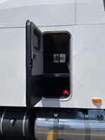 2015 Peterbilt 579 10 Spd, 709k MILES,Double Bunk, Inverter, New Brakes