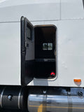 2015 Peterbilt 579 10 Spd, 709k MILES,Double Bunk, Inverter, New Brakes