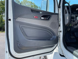 2015 Peterbilt 579 10 Spd, 709k MILES,Double Bunk, Inverter, New Brakes