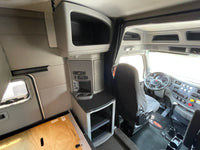 2015 Peterbilt 579 10 Spd, 709k MILES,Double Bunk, Inverter, New Brakes