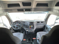 2015 Peterbilt 579 10 Spd, 709k MILES,Double Bunk, Inverter, New Brakes