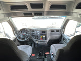 2015 Peterbilt 579 10 Spd, 709k MILES,Double Bunk, Inverter, New Brakes