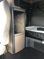 2011 FRHT Cascadia Midroof Detroit DD15, 10 Speed, CLEAN SEMI TRUCK, Virgin tires