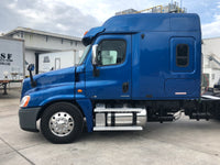 2011 FRHT Cascadia Midroof Detroit DD15, 10 Speed, CLEAN SEMI TRUCK, Virgin tires