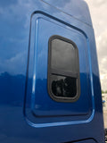 2011 FRHT Cascadia Midroof Detroit DD15, 10 Speed, CLEAN SEMI TRUCK, Virgin tires