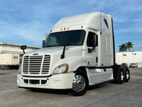 2011  Freightliner Cascadia, Detroit Diesel DD15, 10 Speed
