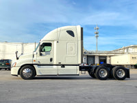2011  Freightliner Cascadia, Detroit Diesel DD15, 10 Speed