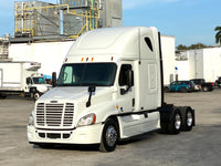 2011  Freightliner Cascadia, Detroit Diesel DD15, 10 Speed