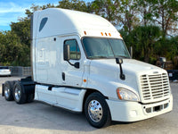 2011  Freightliner Cascadia, Detroit Diesel DD15, 10 Speed
