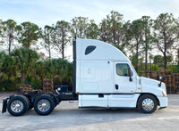 2011  Freightliner Cascadia, Detroit Diesel DD15, 10 Speed