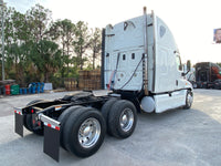 2011  Freightliner Cascadia, Detroit Diesel DD15, 10 Speed
