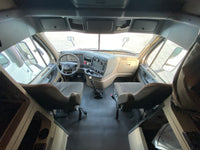 2011  Freightliner Cascadia, Detroit Diesel DD15, 10 Speed