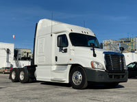 2013 Freightliner Cascadia 125, 599k, Cummins ISX, AUTO, APU, Fresh Rubber