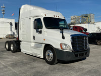2013 Freightliner Cascadia 125, 599k, Cummins ISX, AUTO, APU, Fresh Rubber