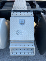 2013 Freightliner Cascadia 125, 599k, Cummins ISX, AUTO, APU, Fresh Rubber