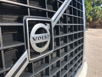 2012 Volvo VNL 670 Semi Truck, 8 NEW TIRES,WORKSTATION, FRIDGE