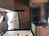 2017 Peterbilt 579 13 Speed,CUMMINS, Leather, APU, Inverter, 1 Owner FL truck