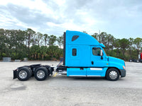 2014 Freightliner Cascadia 125, Cummins ISX, 10 Speed, APU, Fresh Drive tires,Fridge